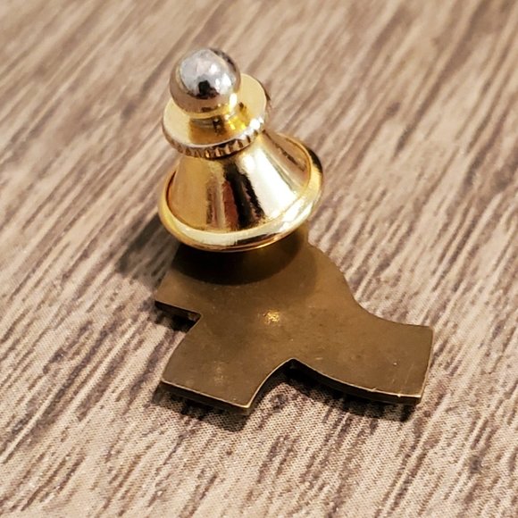 Vintage AOL running man pin - Picture 2 of 2